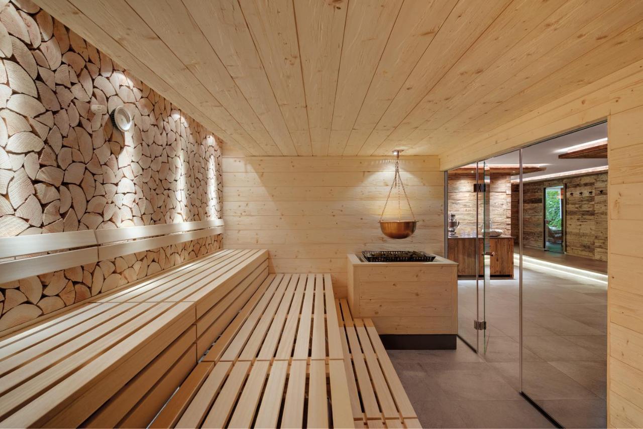 Adler Haeusern Gourmet & Spa Hotel Exterior foto